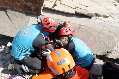 Antalya'da gerçeğini aratmayan deprem tatbikatı / Ek fotoğraflar