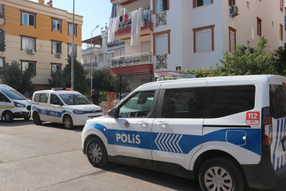 Cezaevinden çıktı, bıçakla eski sevgilisinin evini bastı: 2 yaralı