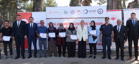 Çobanlara yaşam çadırı ve güneş paneli dağıtıldı