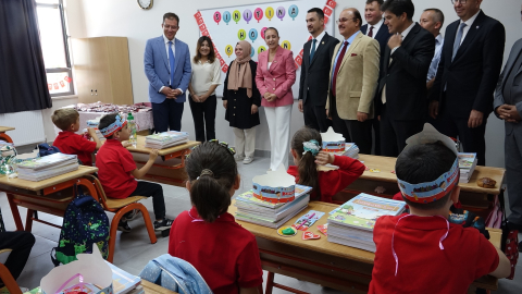 Burdur'da İlköğretim Haftası töreni