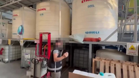 Antalya'da 14 bin 884 litre sahte alkol ele geçirildi / Video eklendi