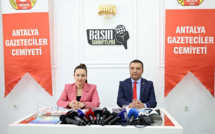 ABB Başkan Vekili Özdemir: Muhittin başkan günden güne kilo veriyor, bağışıklığı düşüyor