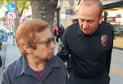 Dolandırılmaktan bankanın güvenlik görevlisi kurtardı