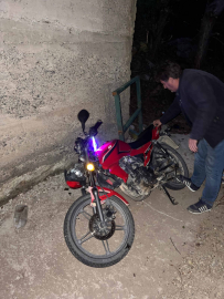 Köprüden düşen motosikletin sürücüsü yaralandı