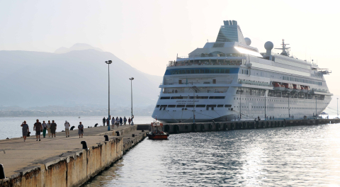 Rus turistler kruvaziyerle geldi