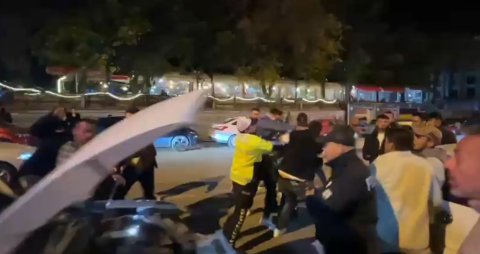 Kaza sonrası tekme ve yumruklu kavga / Video eklendi