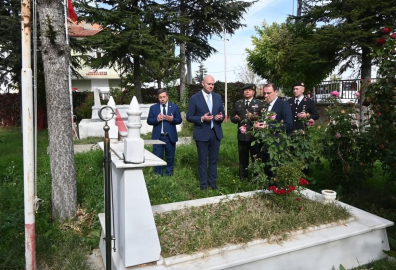 Şehit kabirlerine ziyaret