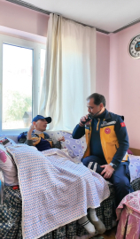 Engelli Hamit'in ambulansla gezme sevinci