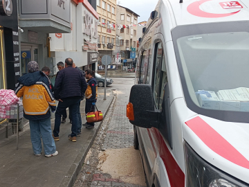 Ailesinin ulaşamadığı öğrenciyi polis uyandırdı