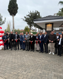 Muhtar, okuduğu okulun yıkılan çeşmesini yeniledi