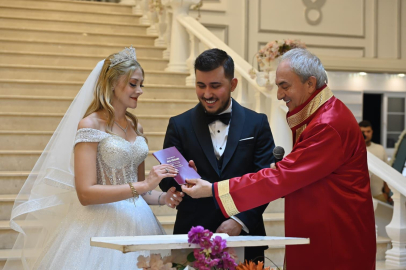 Kepez'de yılın son özel gününde nikah yoğunluğu