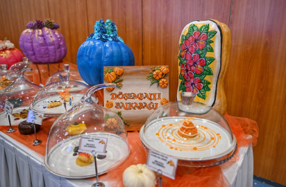 Döşemealtı kabağı 53 ayrı lezzetle sahnede