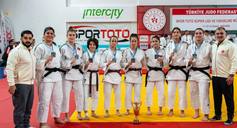 Burdurlu sporcular çeyrek finalde elendi