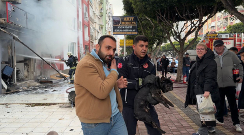 Atölyedeki yangında 4 köpeği itfaiye erleri kurtardı