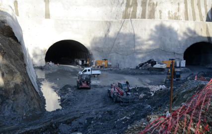 Tünel ve yol çalışmasındaki kazada 2 işçi yaralandı