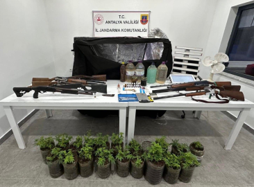 17 litre sıvı metamfetamin ele geçirildi