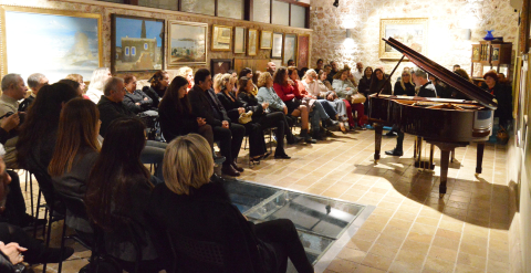 Antalya'da kadın bestecilerin eserleri yankılandı