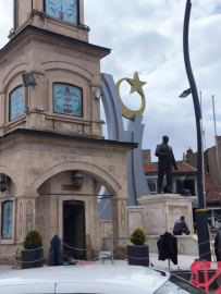 Atatürk heykeli yeni yerinde