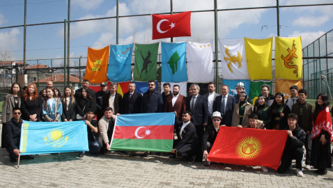 Ateşten atlayıp, demir döverek nevruz kutladılar