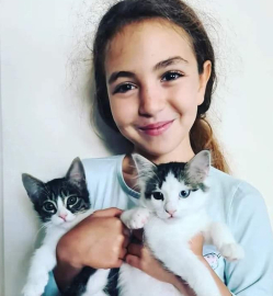 Köpekten kaçarken kamyonun çarpmasıyla hayatını kaybeden Mahra mezarı başında anıldı