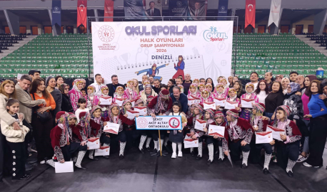 Halk oyunlarında finale kaldılar