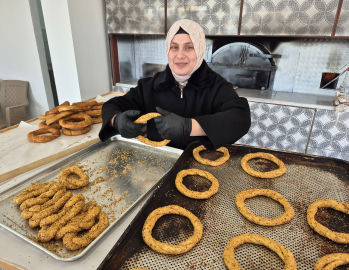 3 çocuk annesi Gamze, baba mesleği fırıncılığı sürdürüyor
