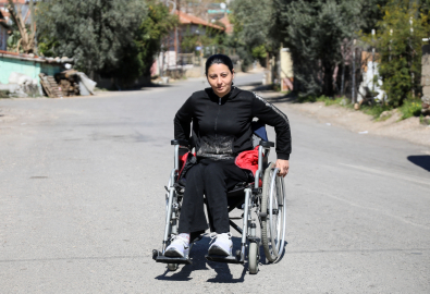 Balkondan düşüp tekerlekli sandalyeye mahkum kaldı, 2 bin lira nafaka nedeniyle engelli maaşı bağlanmadı