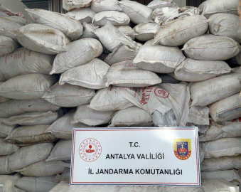 Kepez’de 65 milyon TL'lik kaçakçılık operasyonu