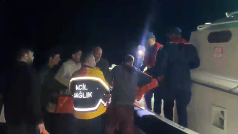 Kaleköy’de rahatsızlanan kişi Sahil Güvenlik botuyla tahliye edildi