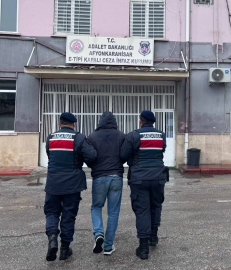 Aranan 2 hükümlü yakalandı