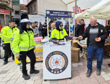 Polislerden şehit meslektaşları için lokma