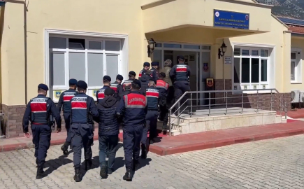 Antalya’da uyuşturucu operasyonu: 425 bin sentetik hap ele geçirildi, 5 tutuklu