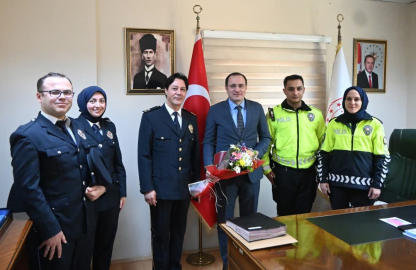 Kaymakamdan polis memuruna başarı belgesi