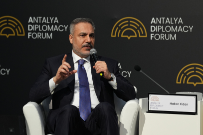 ADF 2026'nın ikinci gününde Bakan Fidan'dan HostTalk toplantısı