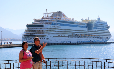 Alman turistler kruvaziyerle geldi