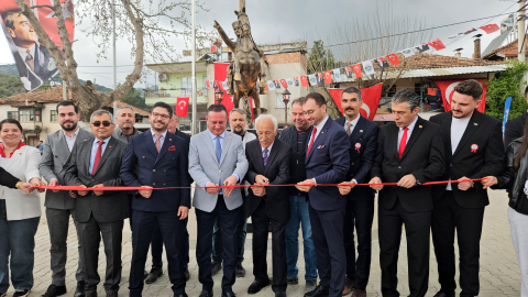 Yenilenen Atatürk heykeli açıldı