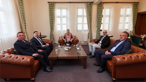 Vali Bilgihan, siyasi parti başkanlarıyla bir araya geldi