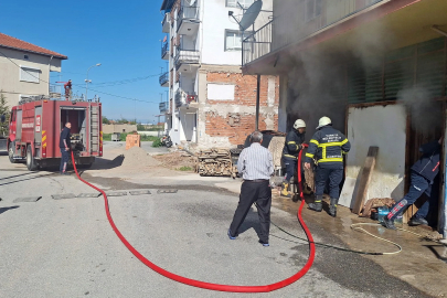 Depo yangını büyümeden söndürüldü