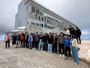 Öğrenciler zirveye çıktı