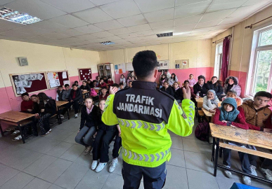 Jandarmadan trafik eğitimi