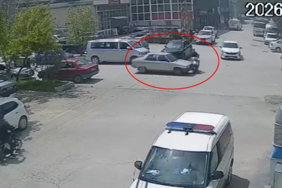 Otomobille çarpışan motosiklet sürücüsü yaralandı