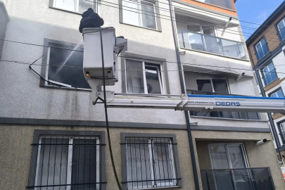 Dairede yangın çıktı 4 çocuk son anda kurtuldu