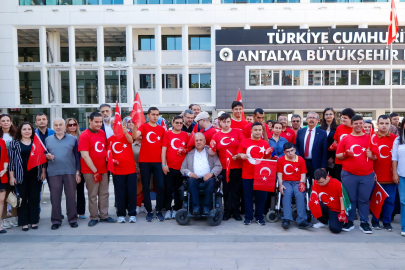 Özel bireyler 1 günlüğüne asker oldu