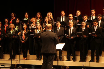 Burdur'da Türk Halk Müziği konseri