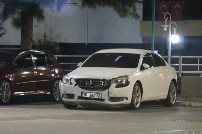 2 otomobil çarpıştı; 2 kişi hastaneye kaldırıldı
