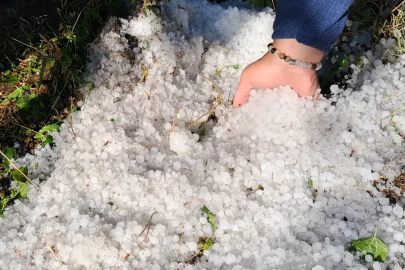 Afyonkarahisar'da dolu etkili oldu