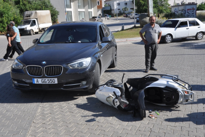 Otomobille çarpışan motosikletin sürücüsü yaralandı