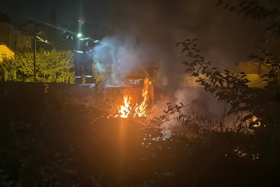 Seramik dükkanındaki yangını itfaiye söndürdü