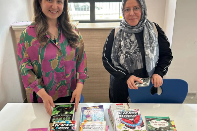 Öğretmenlerden tiyatro oyunuyla öğrencilere kitap desteği