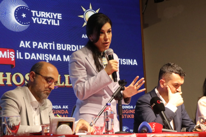 AK Parti'li Ayan: Aynı koltuklar için kavga ediyorlar